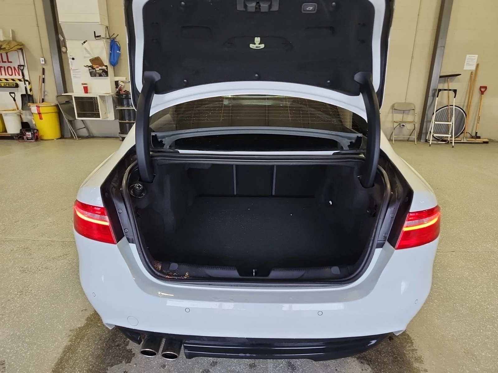 Jaguar XE 2.0 R-SPORT | Mobile.bg � ����������� 11