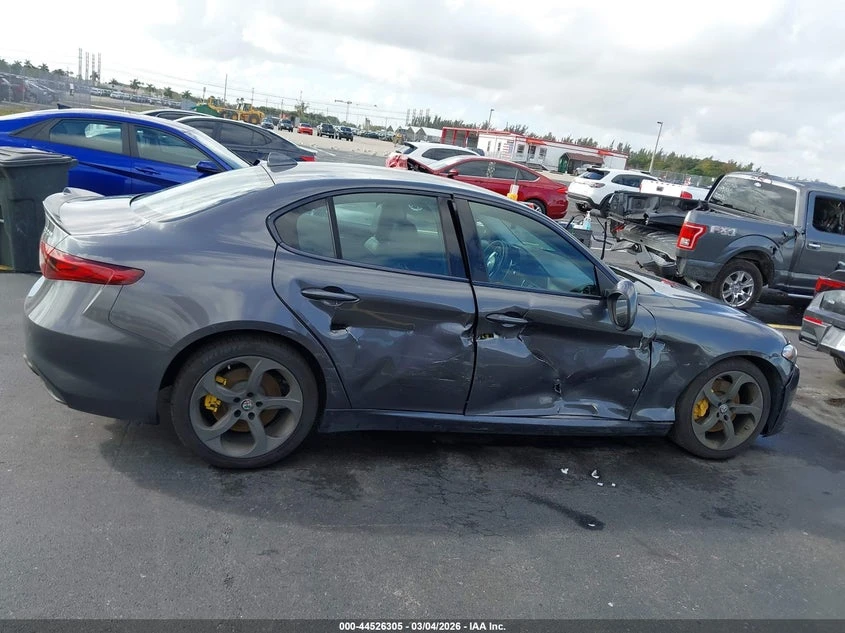 Alfa Romeo Giulia 2.0l Awd, снимка 13 - Автомобили и джипове - 54116307