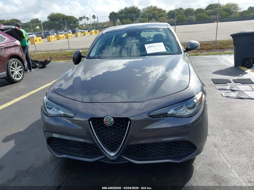 Alfa Romeo Giulia 2.0l Awd, снимка 12 - Автомобили и джипове - 54116307