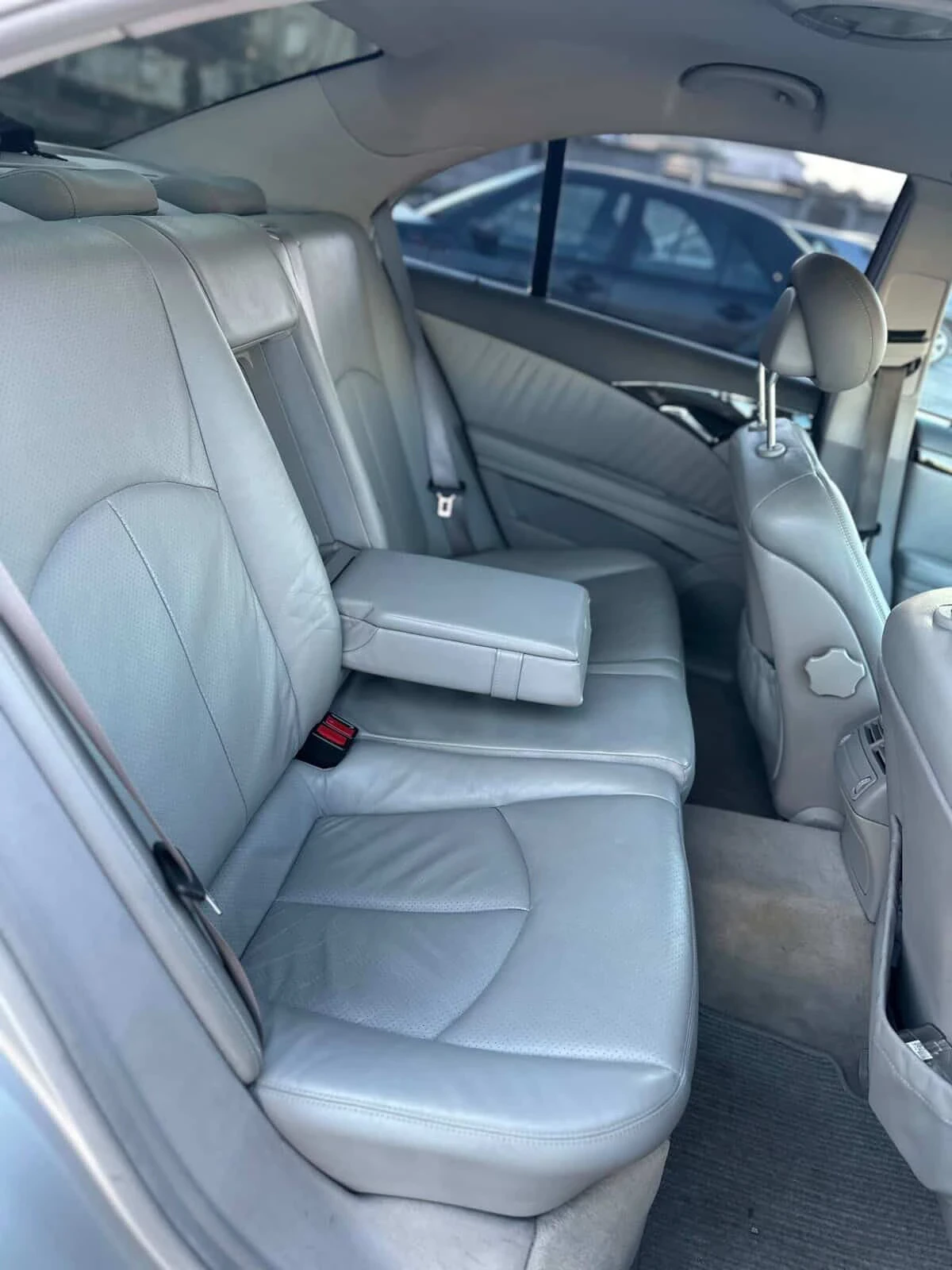 Mercedes-Benz E 320, снимка 8 - Автомобили и джипове - 54346600