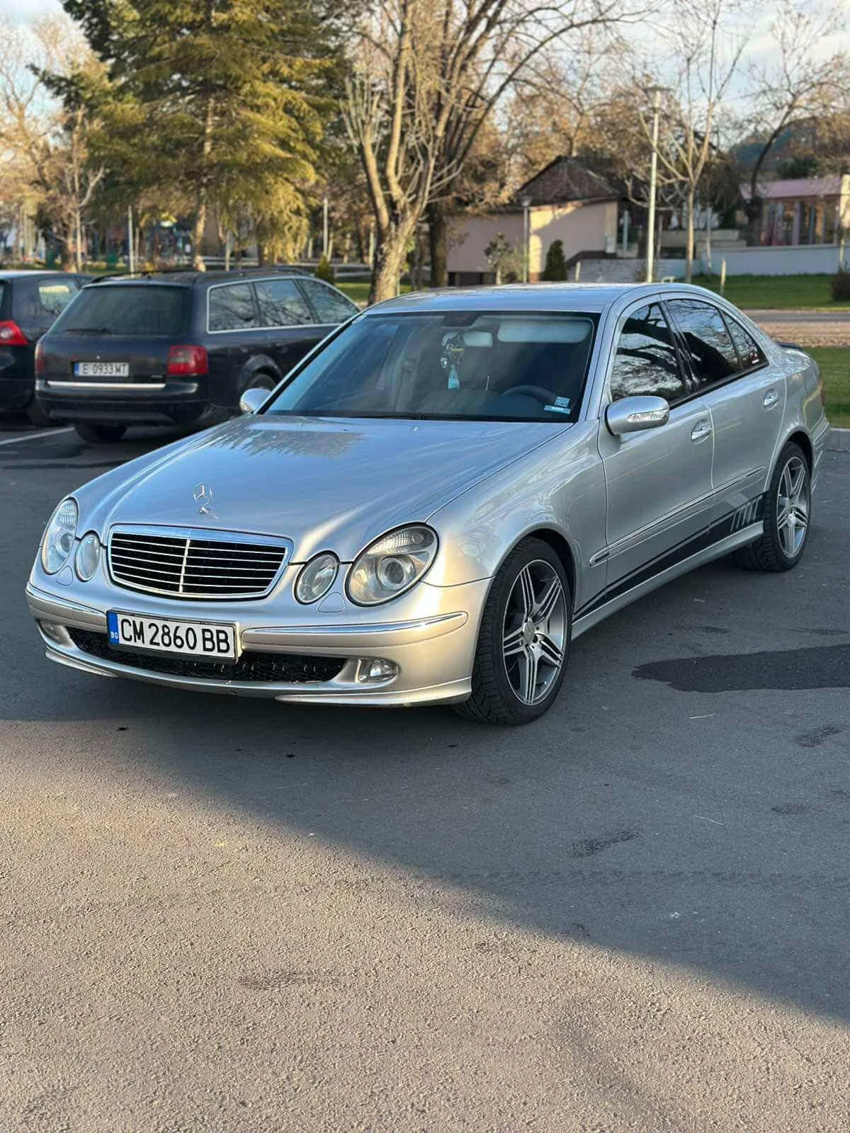 Mercedes-Benz E 320, снимка 5 - Автомобили и джипове - 54346600