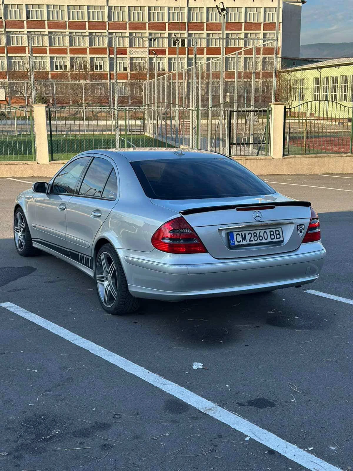 Mercedes-Benz E 320, снимка 4 - Автомобили и джипове - 54346600