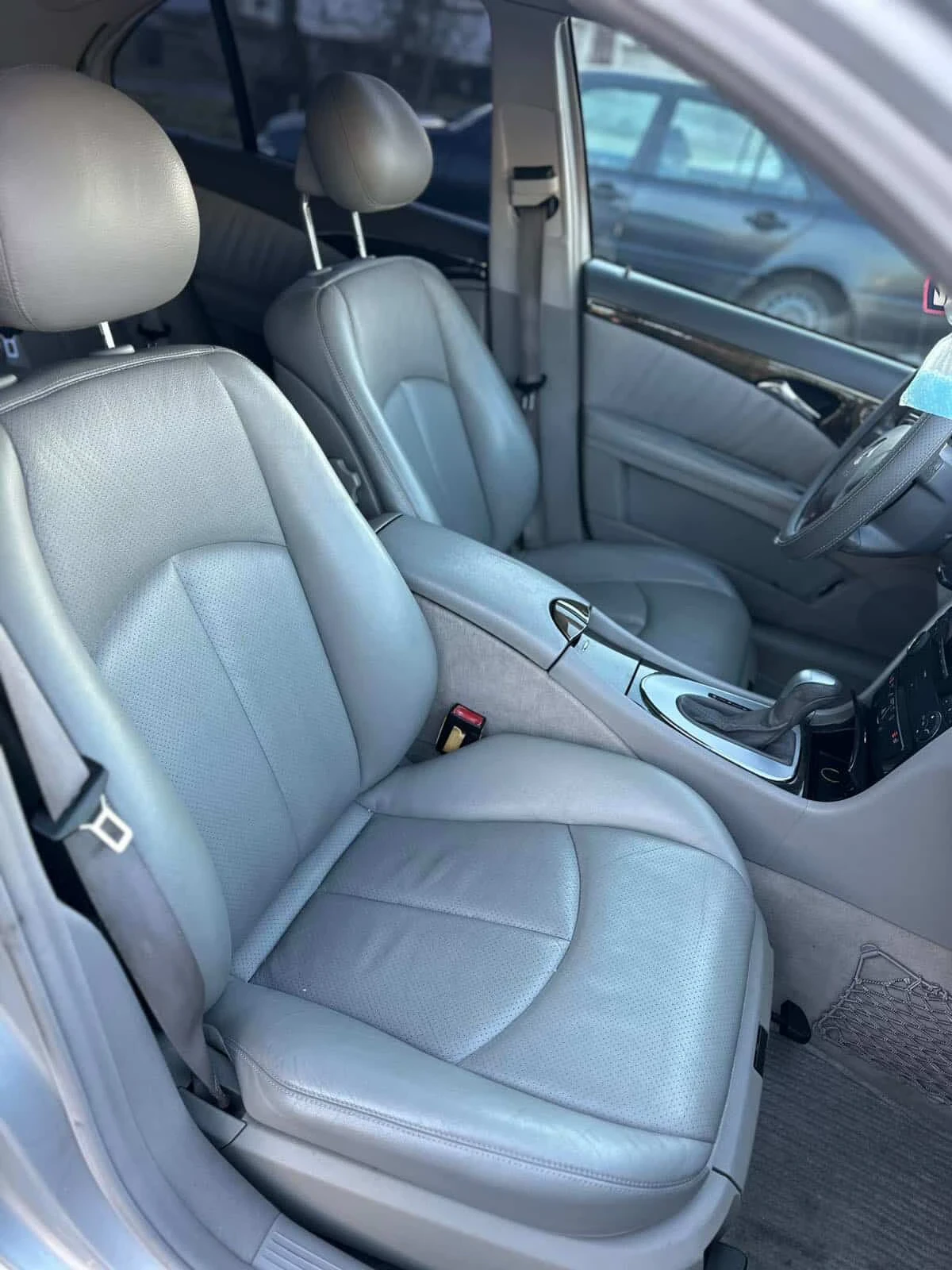 Mercedes-Benz E 320, снимка 9 - Автомобили и джипове - 54346600