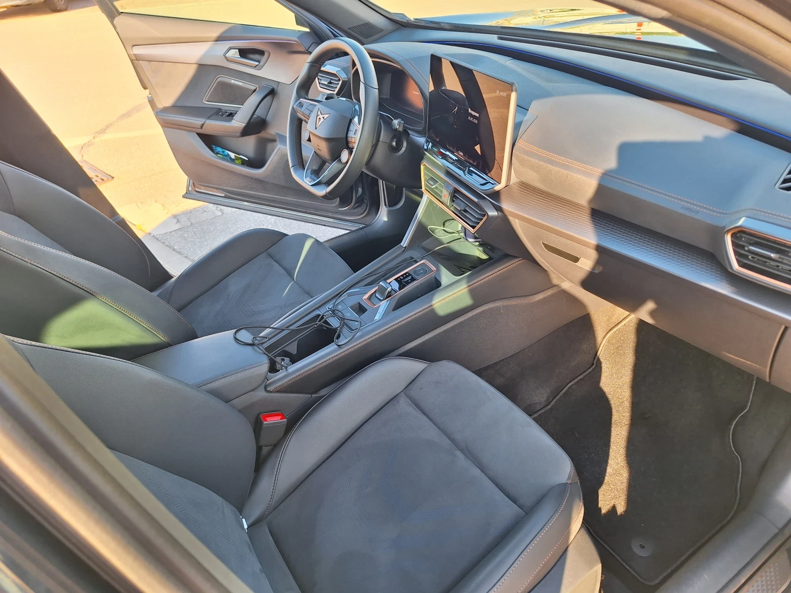 Cupra Formentor 1.5 eTSI/7DSG/FACELIFT, снимка 10 - Автомобили и джипове - 54884659