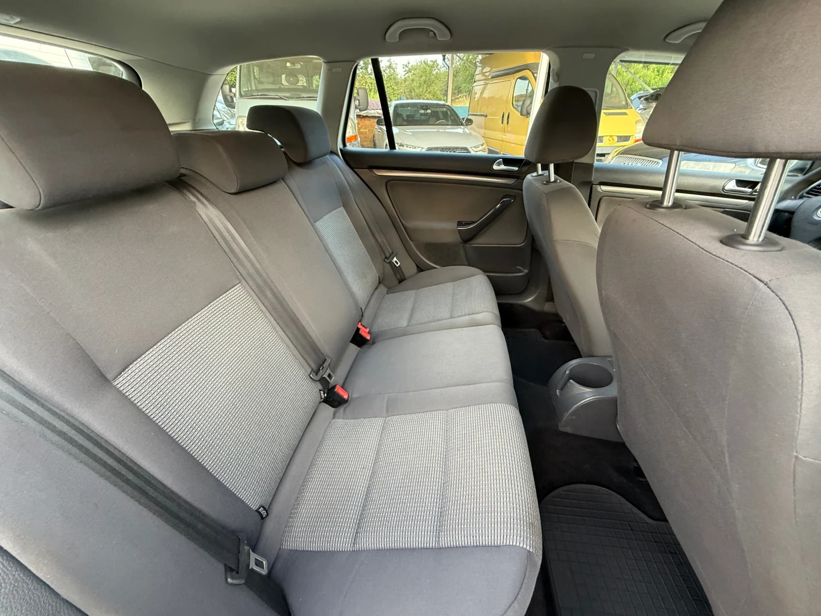 VW Golf 1.9TDI 4-MOTION ЛИЗИНГ, снимка 14 - Автомобили и джипове - 55155519