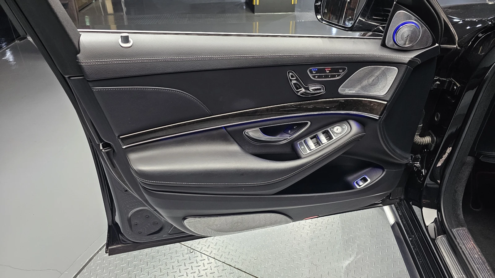 Mercedes-Benz S 63 AMG SOFT-CLOSE* HUD* МАСАЖ* ОБДУХ* DIS* 360* КРАЙНА ЦЕ, снимка 15 - Автомобили и джипове - 55194614