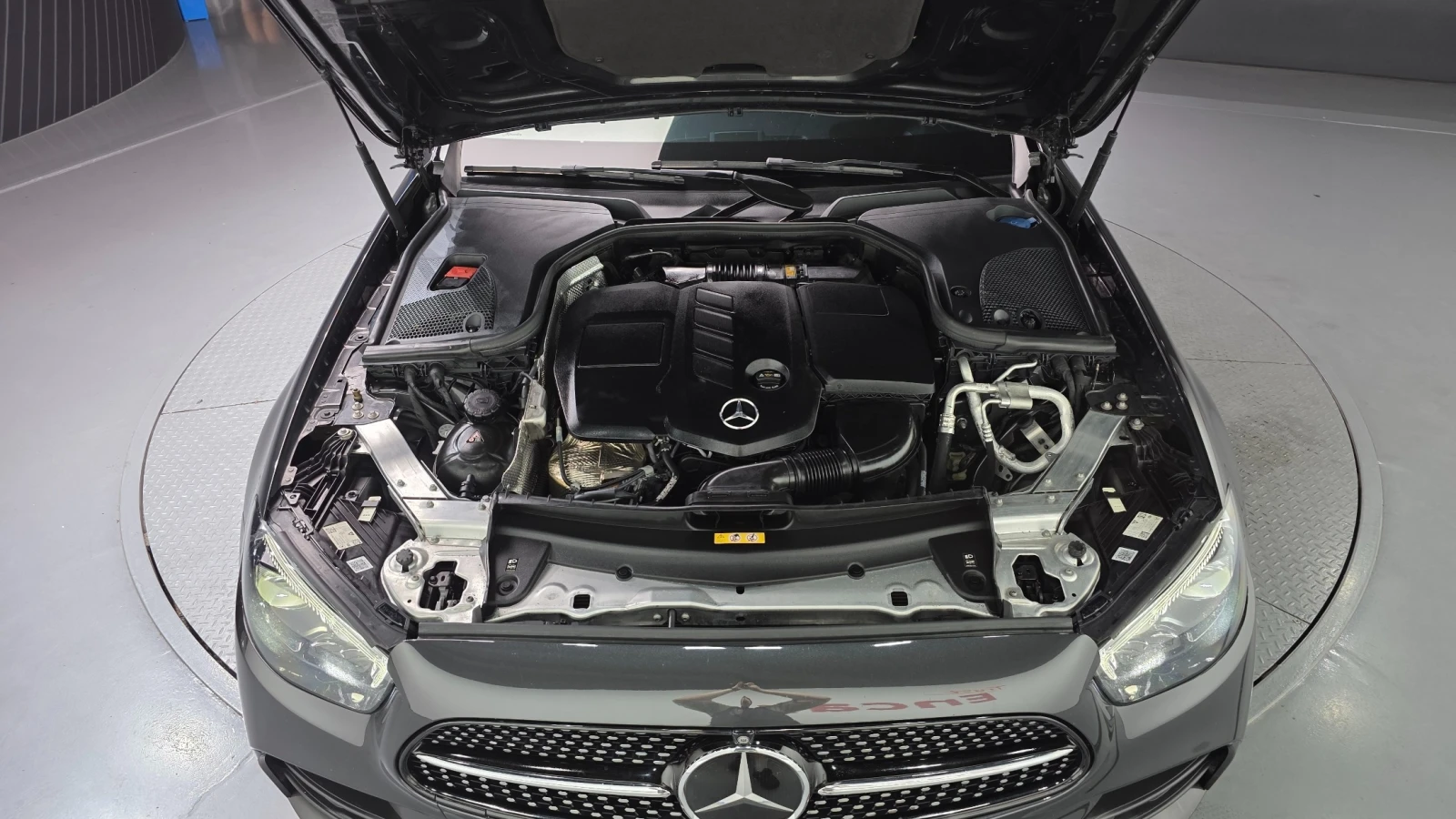 Mercedes-Benz E 220 AMG line/Head up/360 Cam/Подгрев/БЪРМАСТЕР/360/, снимка 4 - Автомобили и джипове - 55445212