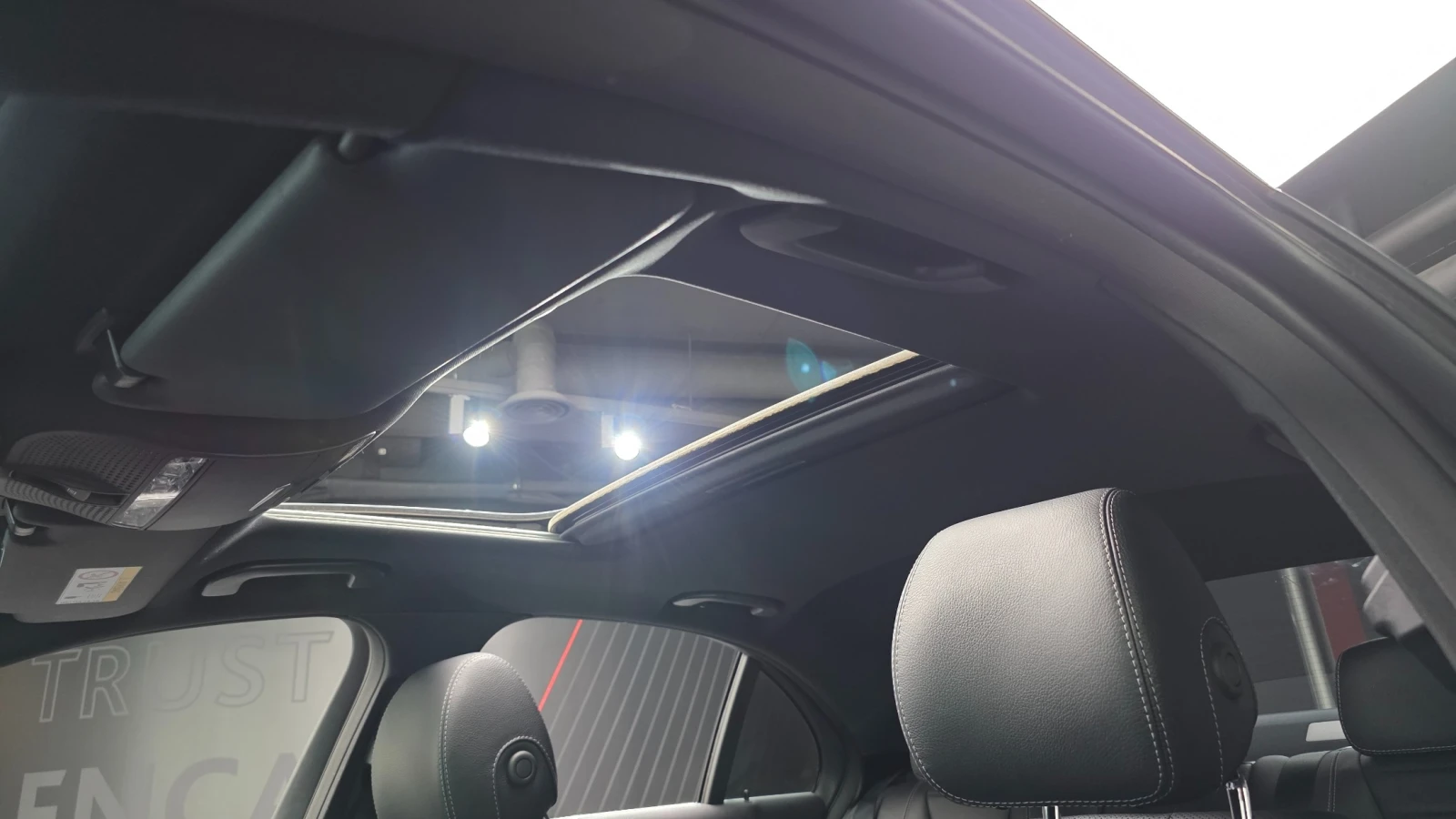 Mercedes-Benz E 220 AMG line/Head up/360 Cam/Подгрев/БЪРМАСТЕР/360/, снимка 11 - Автомобили и джипове - 55445212
