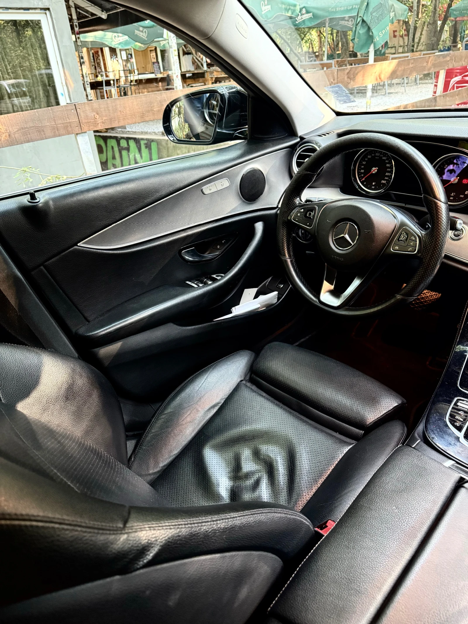Mercedes-Benz E 200, снимка 11 - Автомобили и джипове - 55577784