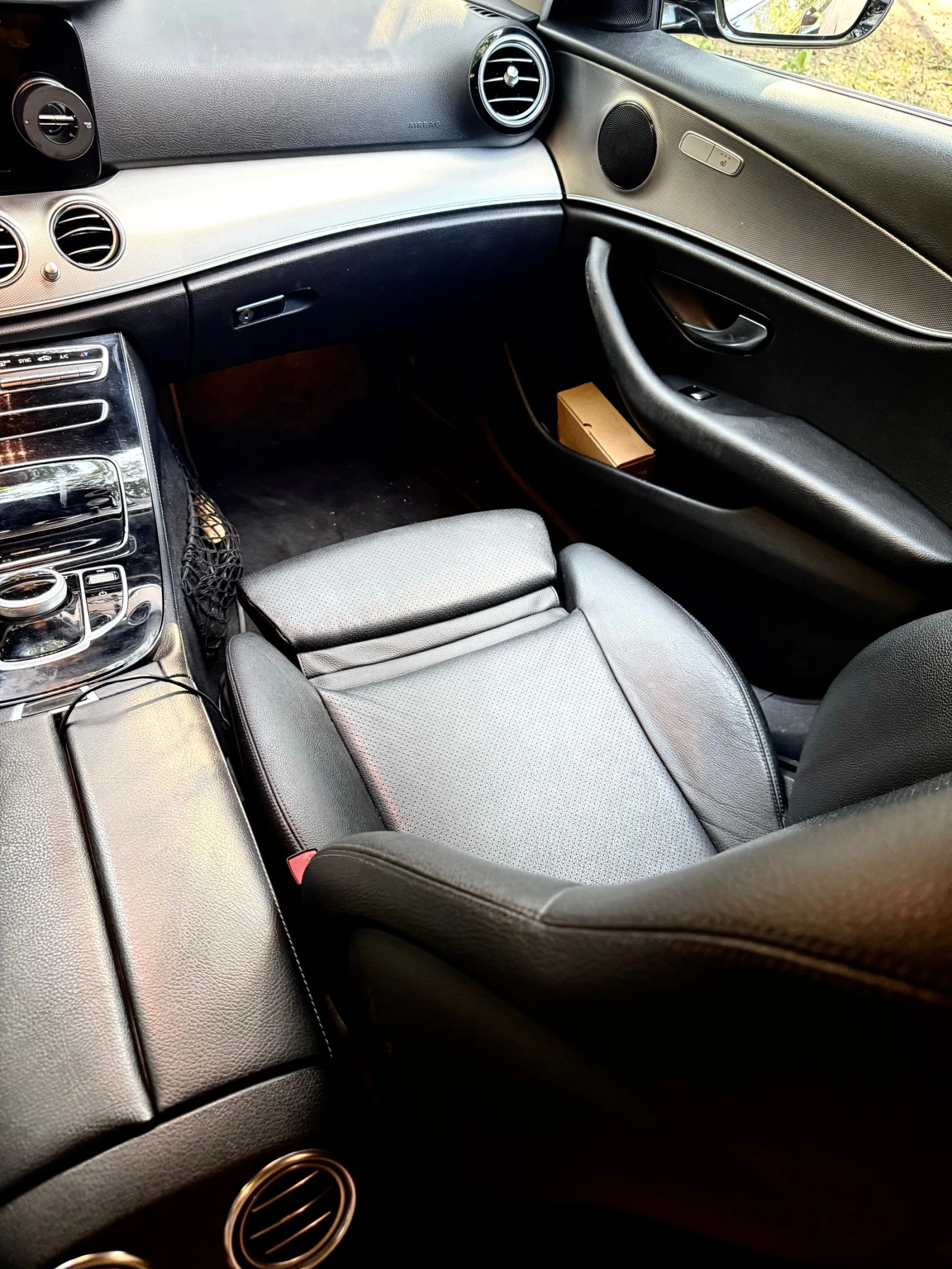 Mercedes-Benz E 200, снимка 12 - Автомобили и джипове - 55577784