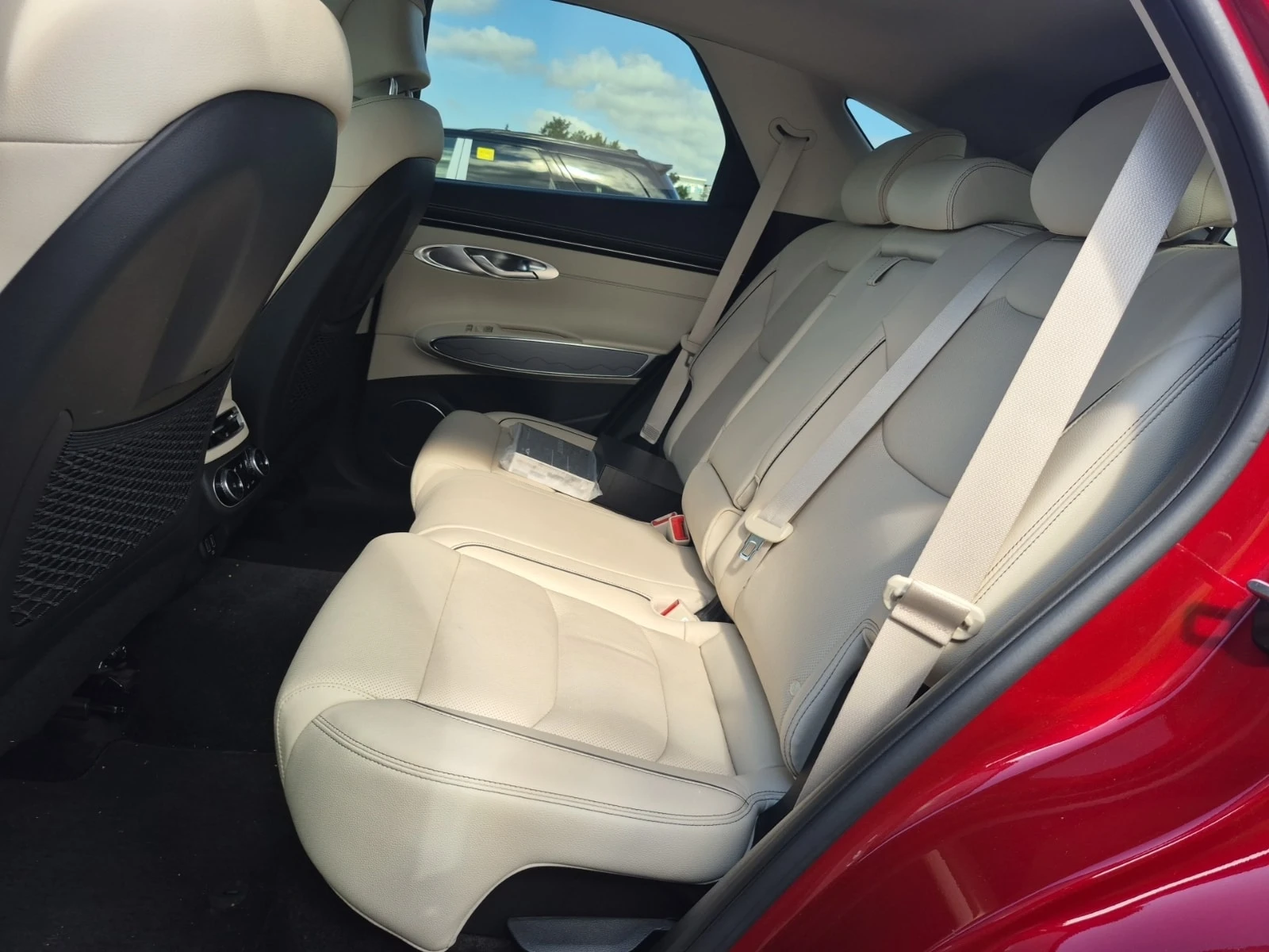 Genesis GV70 * 2.5T ADVANCED * Един собственик * От Hyundai * , снимка 9 - Автомобили и джипове - 55889787