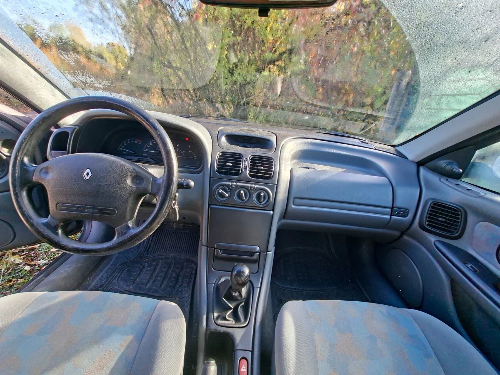Renault Laguna, снимка 5 - Автомобили и джипове - 56595577