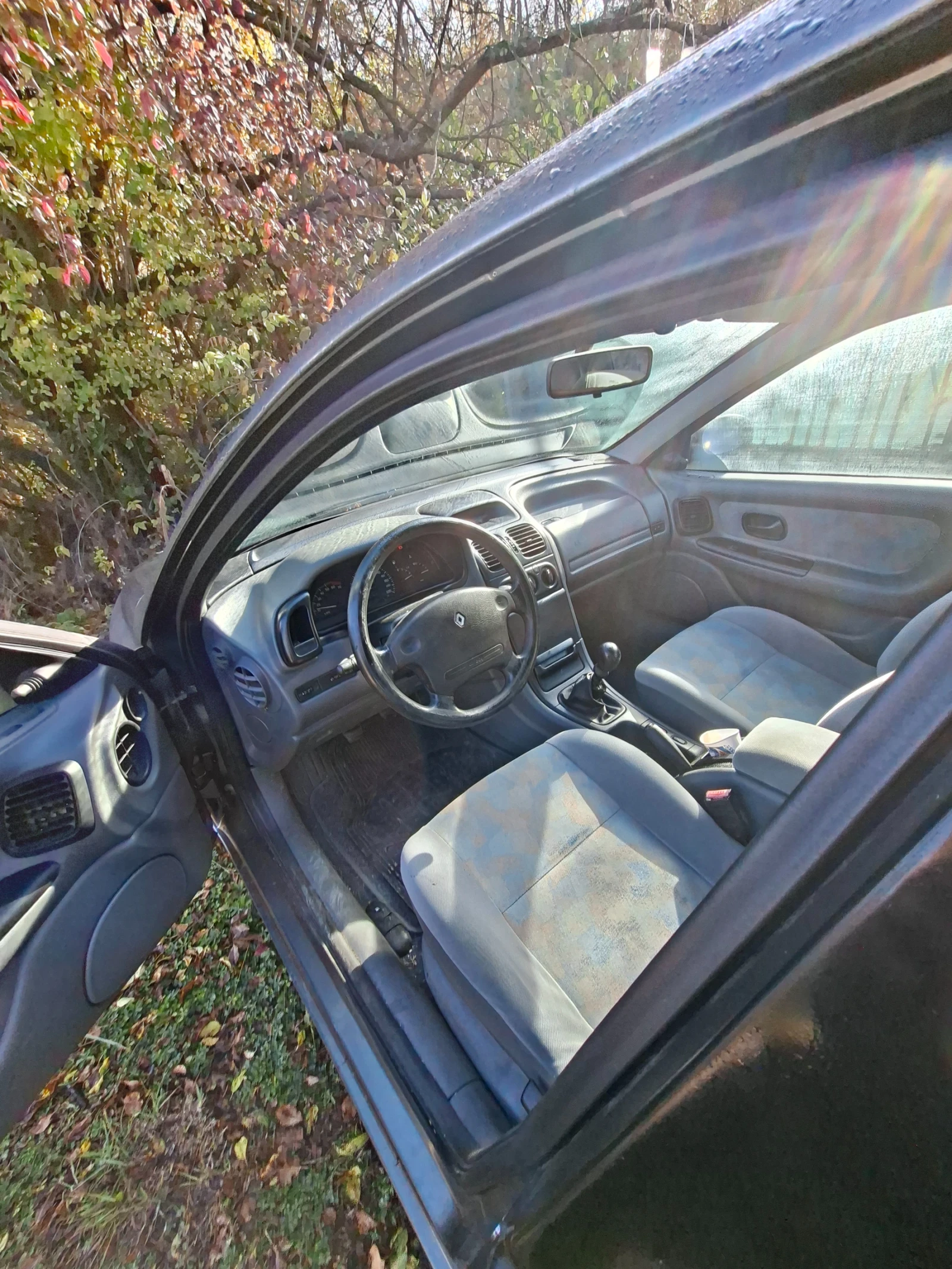 Renault Laguna, снимка 8 - Автомобили и джипове - 56595577