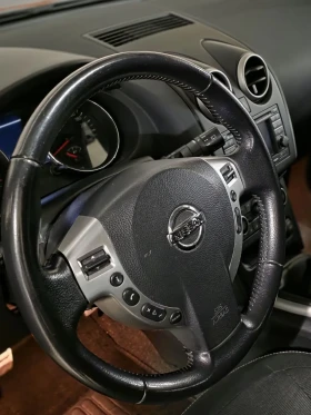Nissan Qashqai Facelift 2.0i /4x4 /6 скорости/Панорама/Ксенон - 7670 € / 15001.22 лв. - 66246672 12