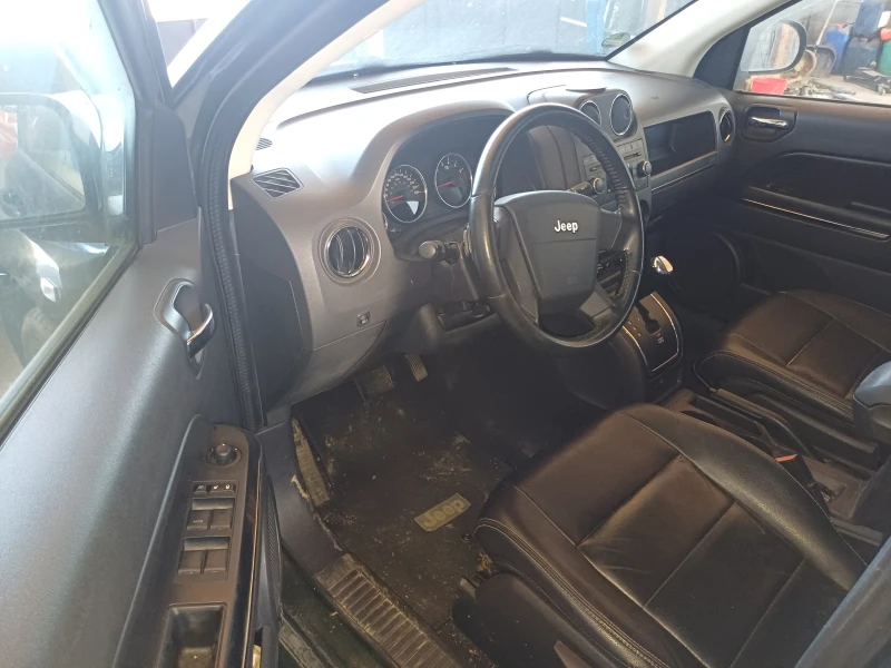 Jeep Compass 2.4i 170к.с., снимка 8 - Автомобили и джипове - 51650673