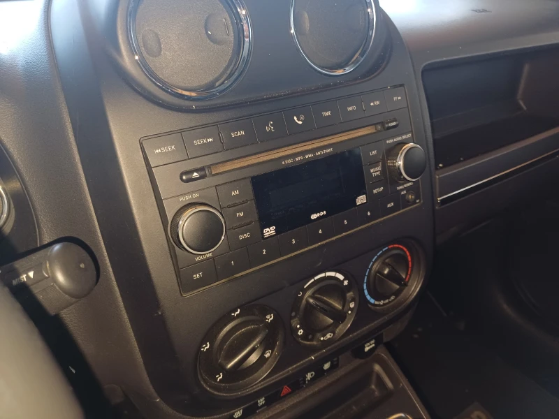 Jeep Compass 2.4i 170к.с., снимка 10 - Автомобили и джипове - 51650673