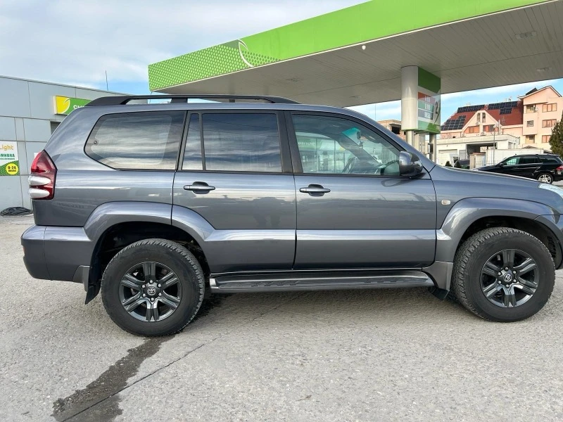 Toyota Land cruiser, снимка 3 - Автомобили и джипове - 44229610