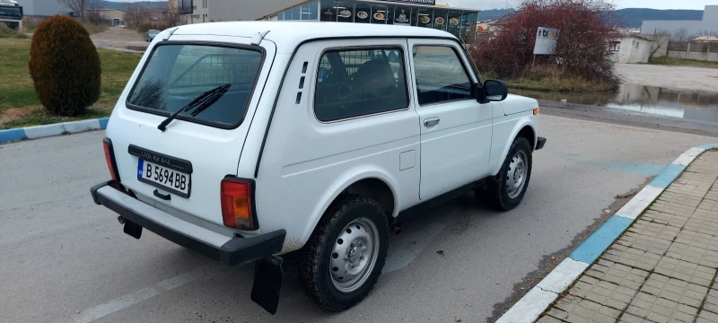 Lada Niva 1, 7 GAZ inj., снимка 6 - Автомобили и джипове - 48435536