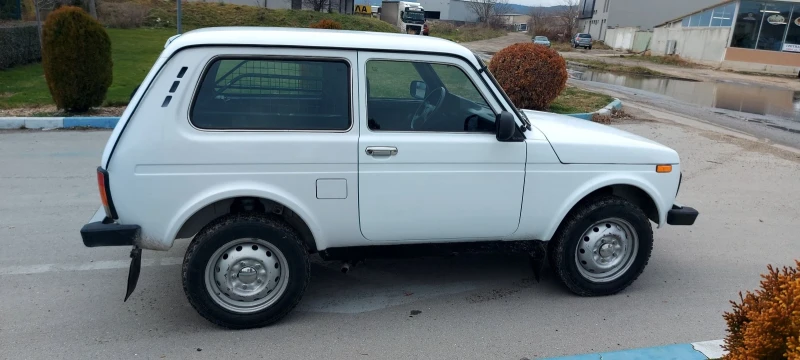 Lada Niva 1, 7 GAZ inj., снимка 7 - Автомобили и джипове - 48435536