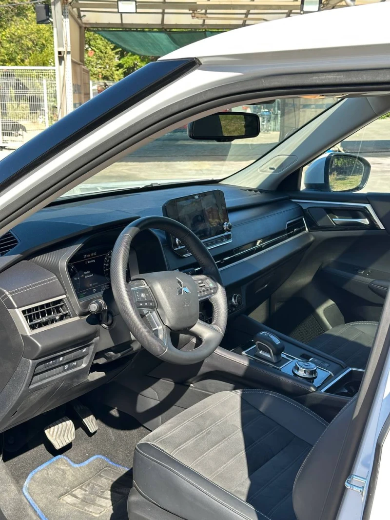 Mitsubishi Outlander PHEV, снимка 8 - Автомобили и джипове - 52142041