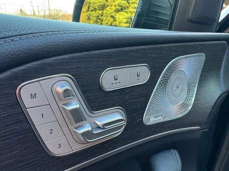 Mercedes-Benz GLE 350 AMG* 4MATIC* Blind Spot* CarPlay* Подргев* Обду, снимка 8 - Автомобили и джипове - 52851799