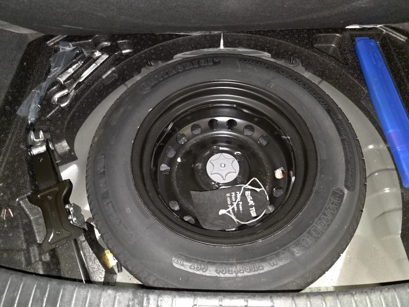 Nissan Qashqai Facelift 2.0i /4x4 /6 скорости/Панорама/Ксенон, снимка 15 - Автомобили и джипове - 53373983