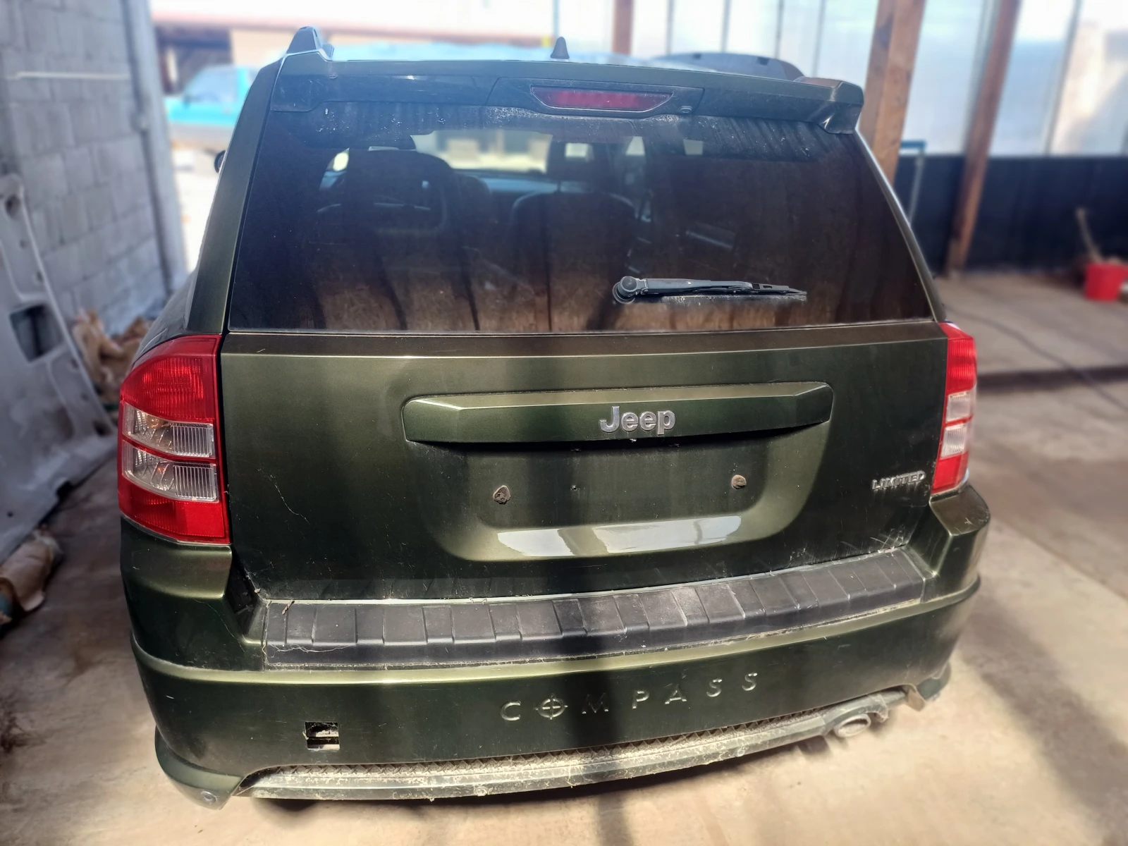 Jeep Compass 2.4i 170к.с. - изображение 3