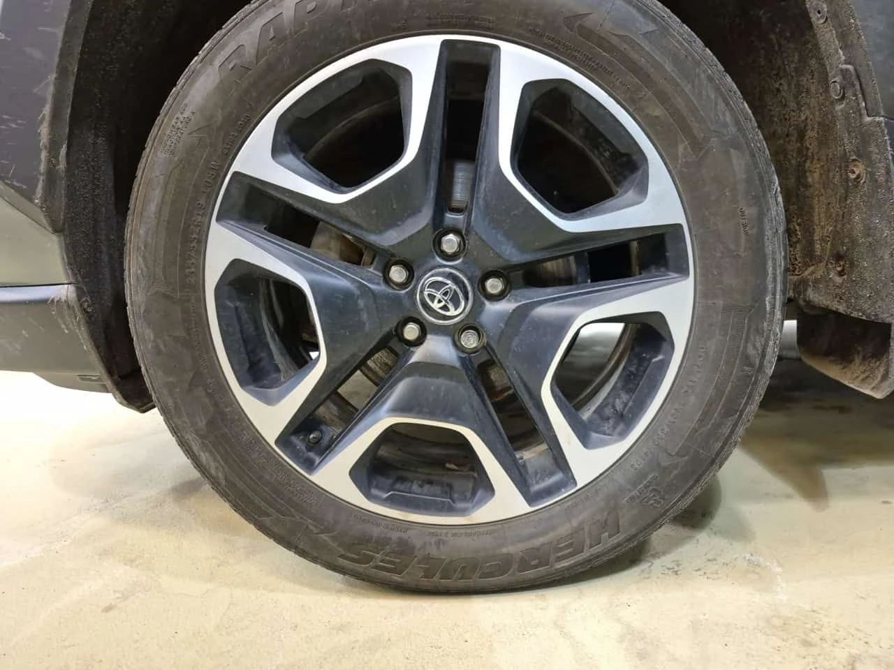 Toyota Rav4 * TRAIL * 2 БРОЯ ГУМИ/ДЖАНТИ* 2 КЛЮЧА* ШИБИДАХ* , снимка 6 - Автомобили и джипове - 54108001