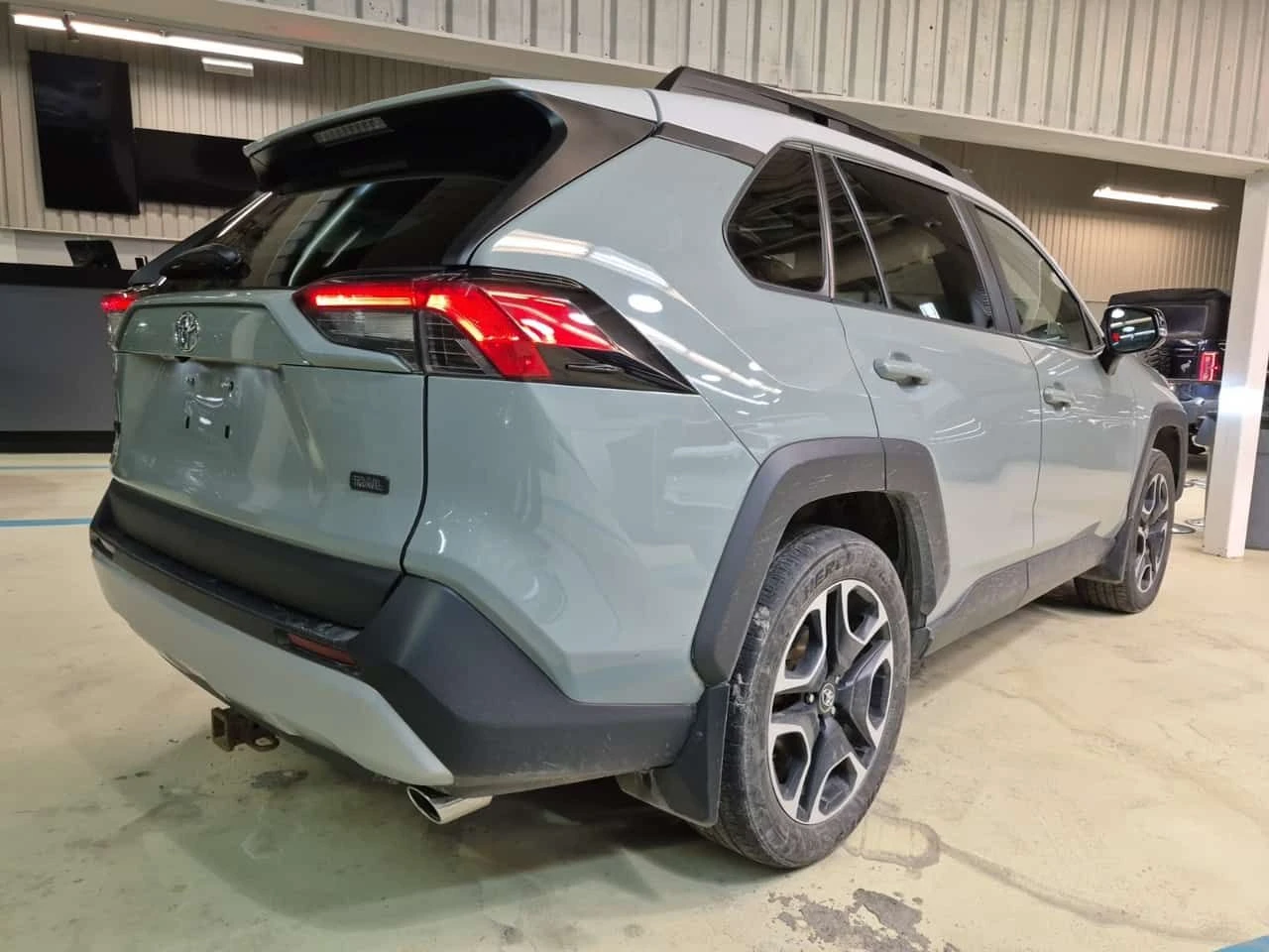 Toyota Rav4 * TRAIL * 2 БРОЯ ГУМИ/ДЖАНТИ* 2 КЛЮЧА* ШИБИДАХ* , снимка 3 - Автомобили и джипове - 54108001