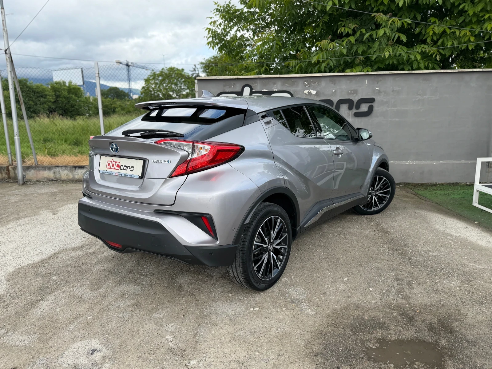 Toyota C-HR 1.8i Hybrid , снимка 4 - Автомобили и джипове - 54780250