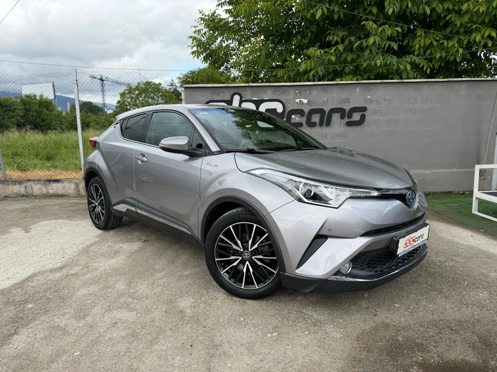 Toyota C-HR 1.8i Hybrid , снимка 2 - Автомобили и джипове - 54780250