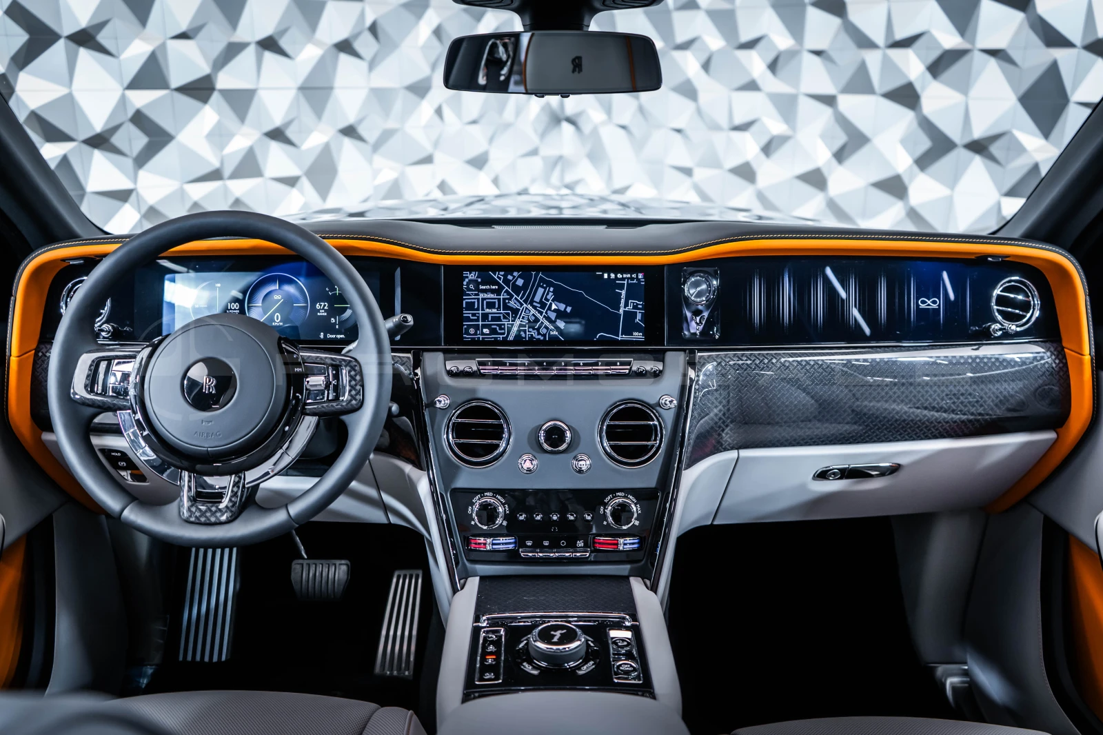 Rolls-Royce Cullinan Black Badge Series II, снимка 11 - Автомобили и джипове - 54965685