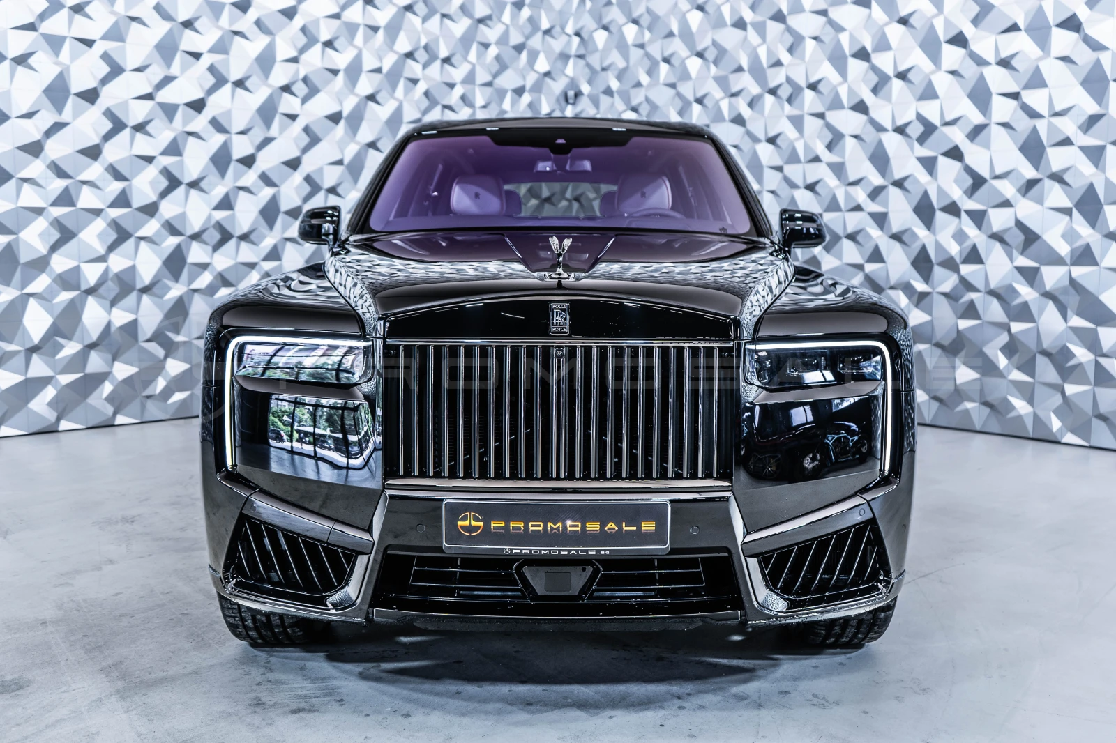 Rolls-Royce Cullinan Black Badge Series II, снимка 2 - Автомобили и джипове - 54965685