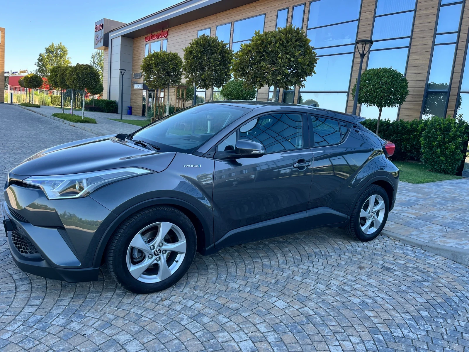 Toyota C-HR 1.8Hybrid 122�.�. ���������� � Toyota Perfectna | Mobile.bg � ����������� 5