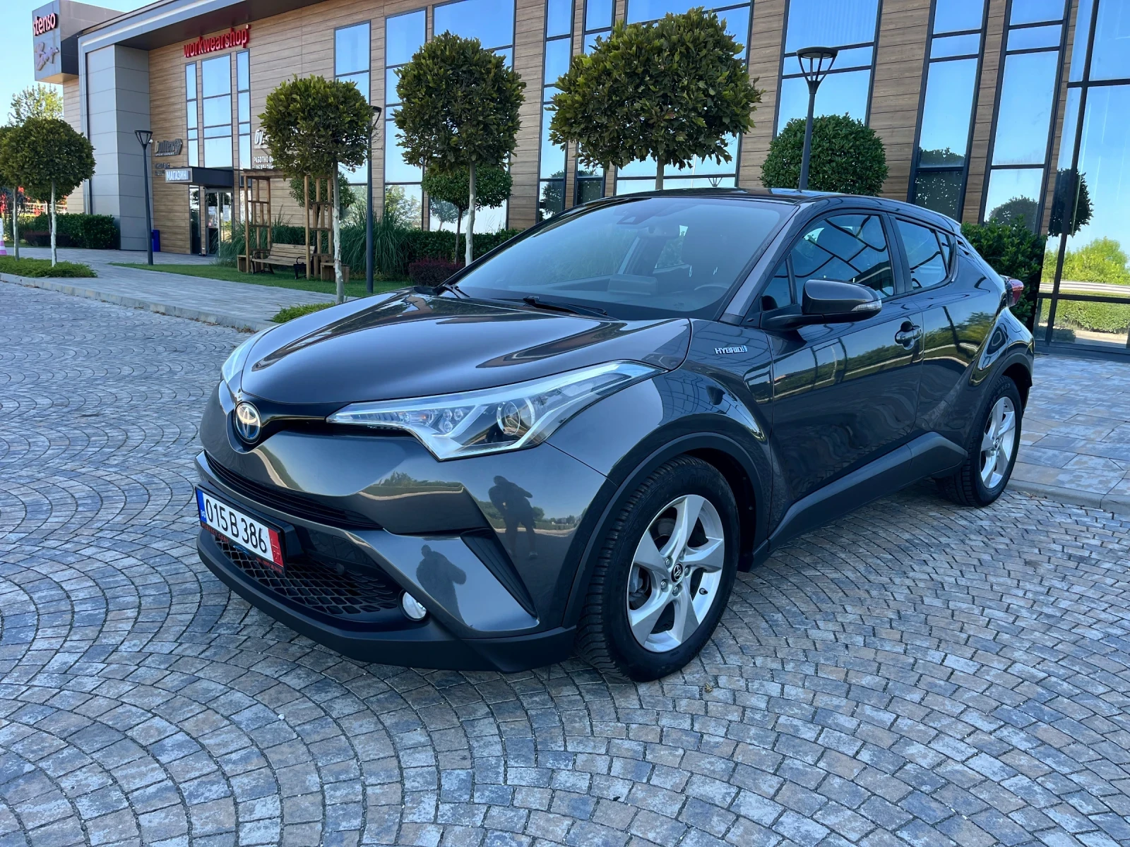 Toyota C-HR 1.8Hybrid 122�.�. ���������� � Toyota Perfectna | Mobile.bg � ����������� 7