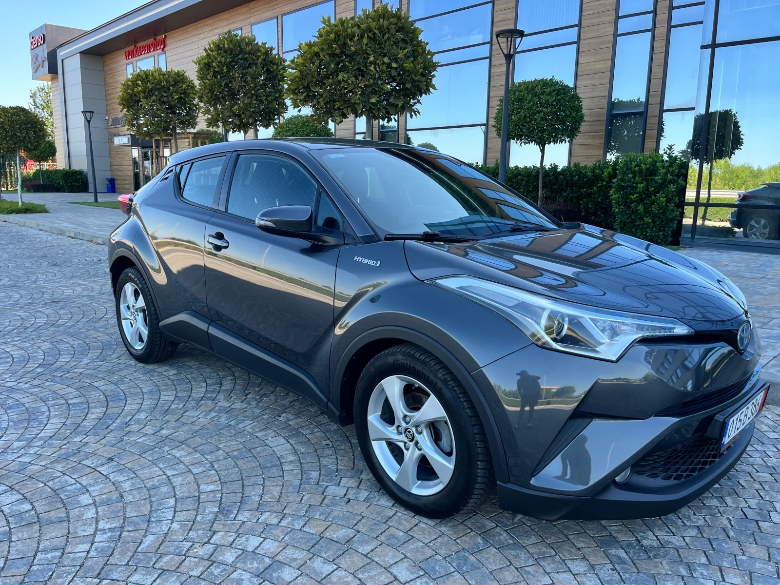 Toyota C-HR 1.8Hybrid 122�.�. ���������� � Toyota Perfectna | Mobile.bg � ����������� 3