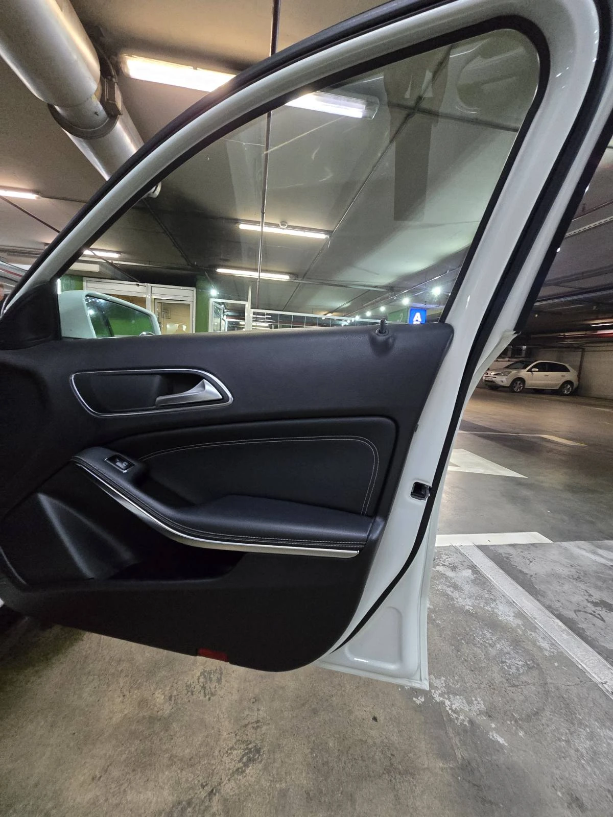 Mercedes-Benz GLA 200 200 CDI 4MATIC, снимка 9 - Автомобили и джипове - 56088019