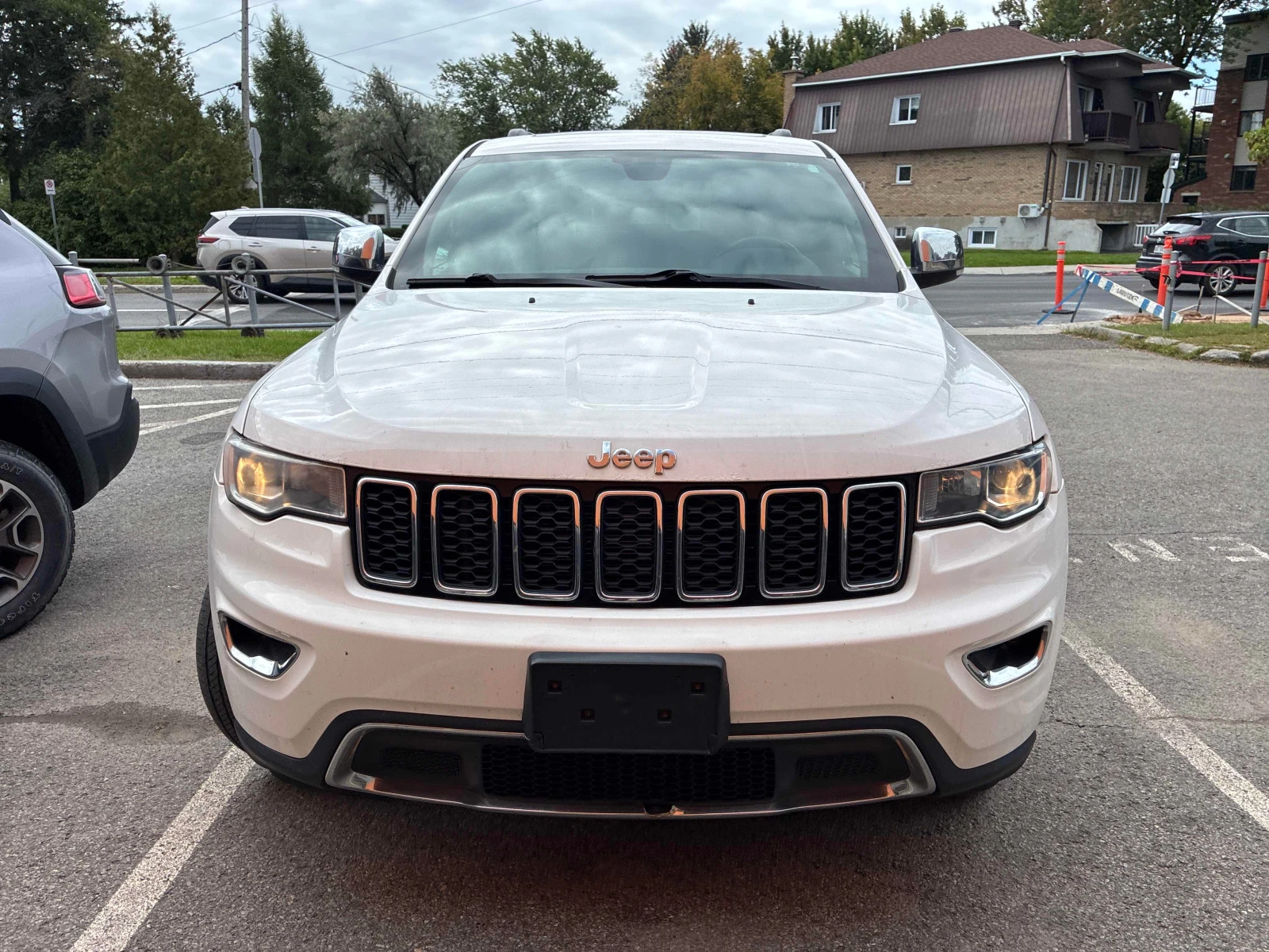 Jeep Grand cherokee Limited | CARFAX | АВТОФИНАНСИРАНЕ, снимка 2 - Автомобили и джипове - 56133656