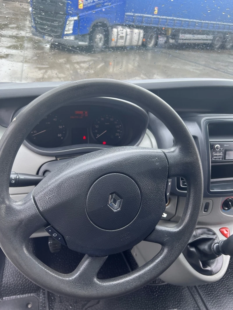 Renault Trafic, снимка 11 - Бусове и автобуси - 37877318