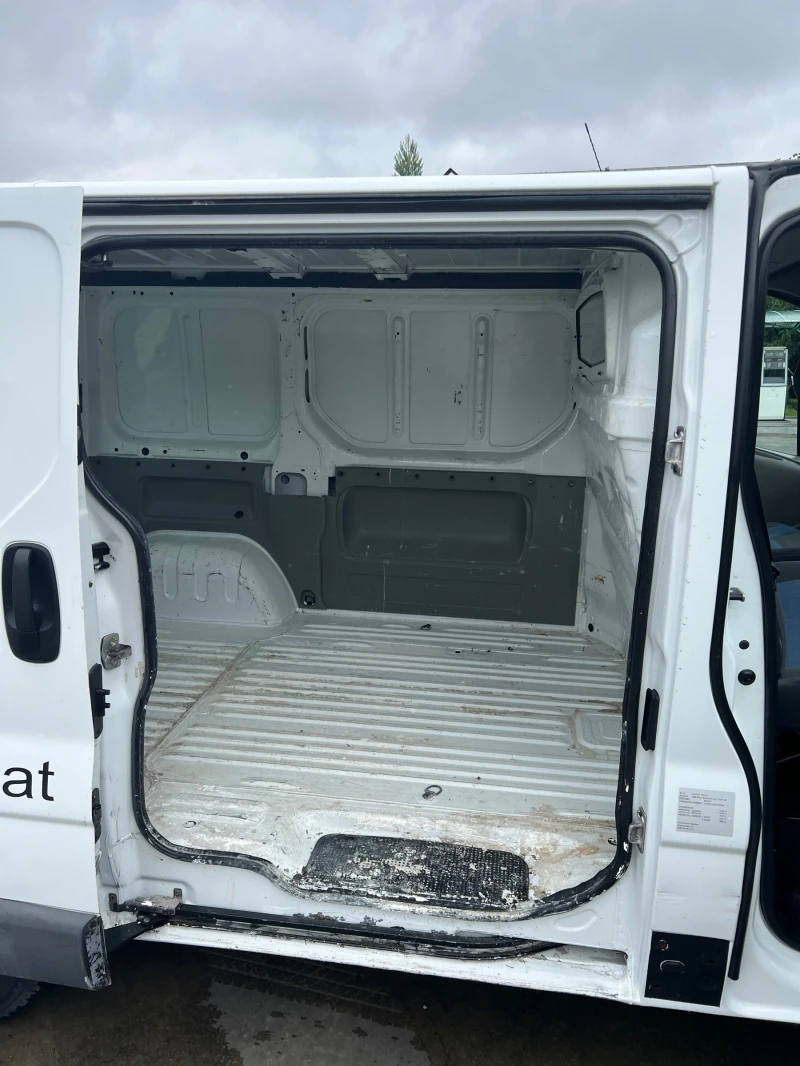 Renault Trafic, снимка 7 - Бусове и автобуси - 37877318