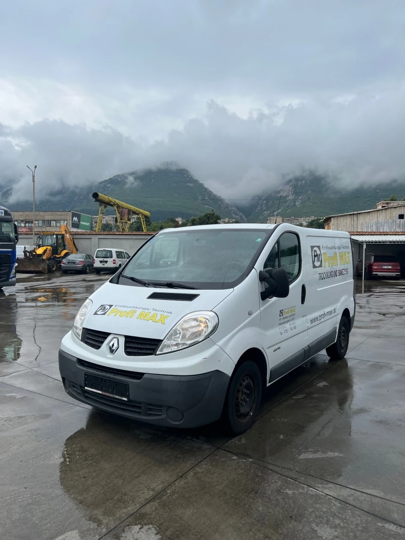 Renault Trafic, снимка 2 - Бусове и автобуси - 37877318