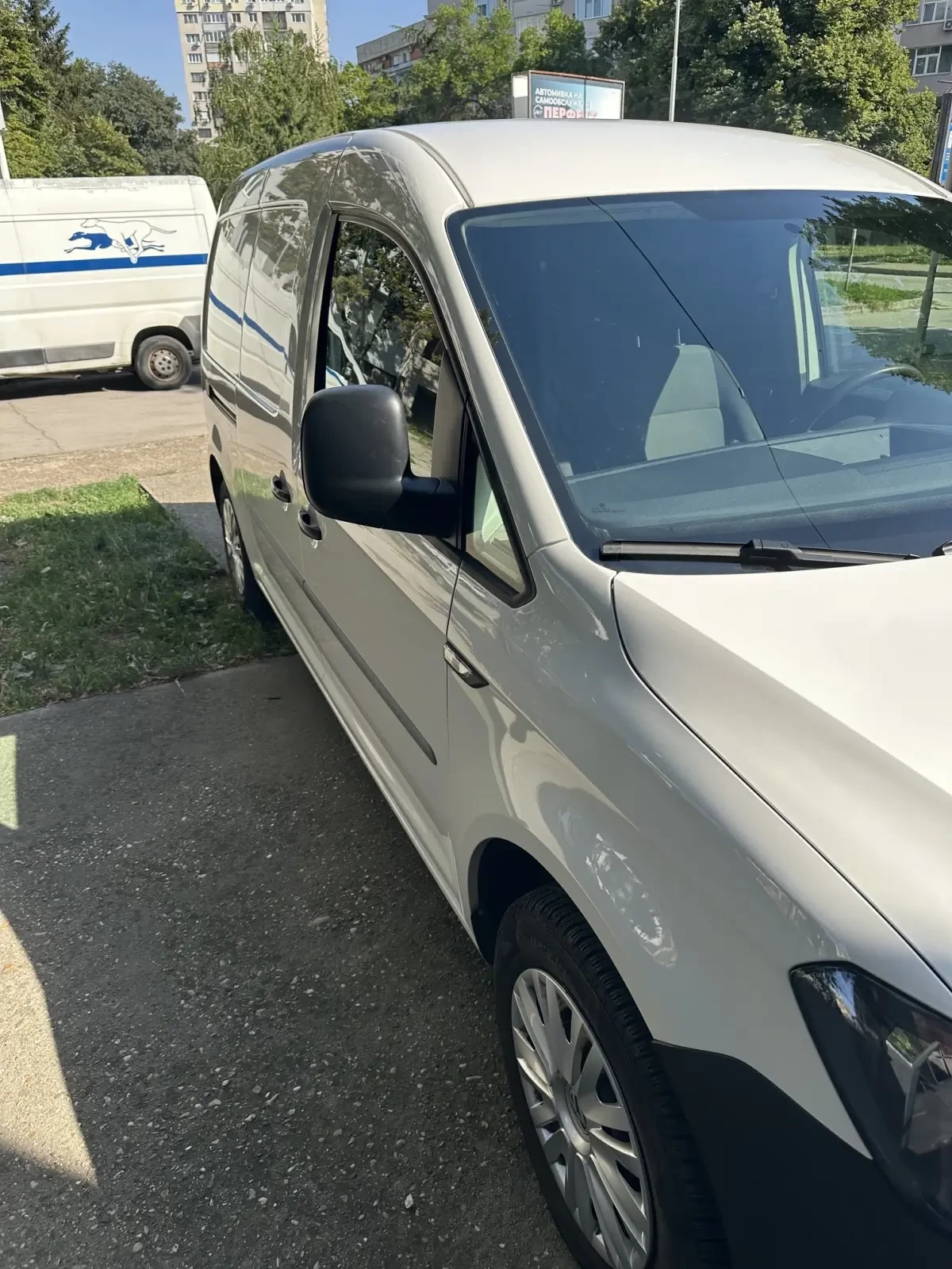 VW Caddy maxi, снимка 14 - Бусове и автобуси - 55637131