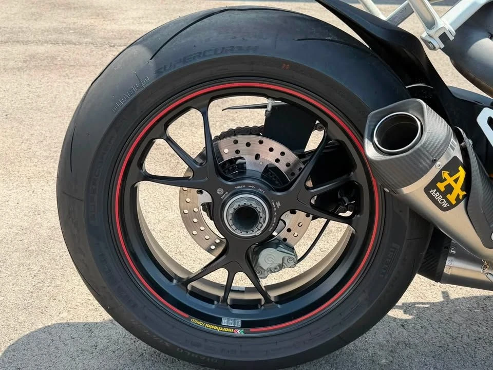 Ducati Panigale, снимка 11 - Мотоциклети и мототехника - 56022338