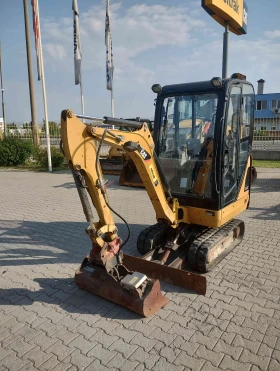 Багер Caterpillar 301.4C, снимка 2