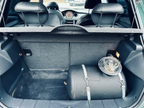 Mini Cooper 1.6i ГАЗ/КОЖА/ПАНОРАМА/КЛИМАТРОНИК, снимка 14