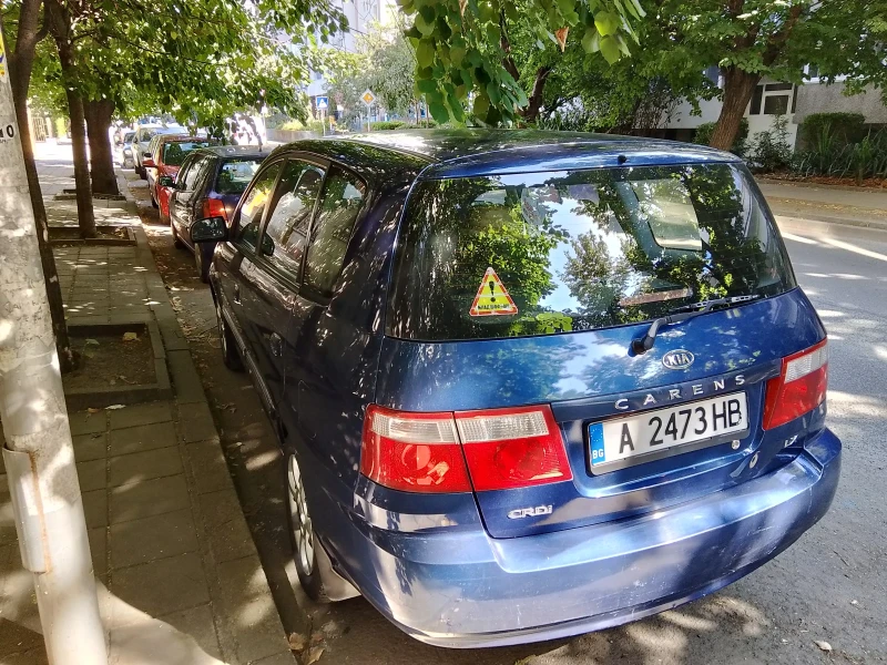 Kia Carens, снимка 7 - Автомобили и джипове - 48223403