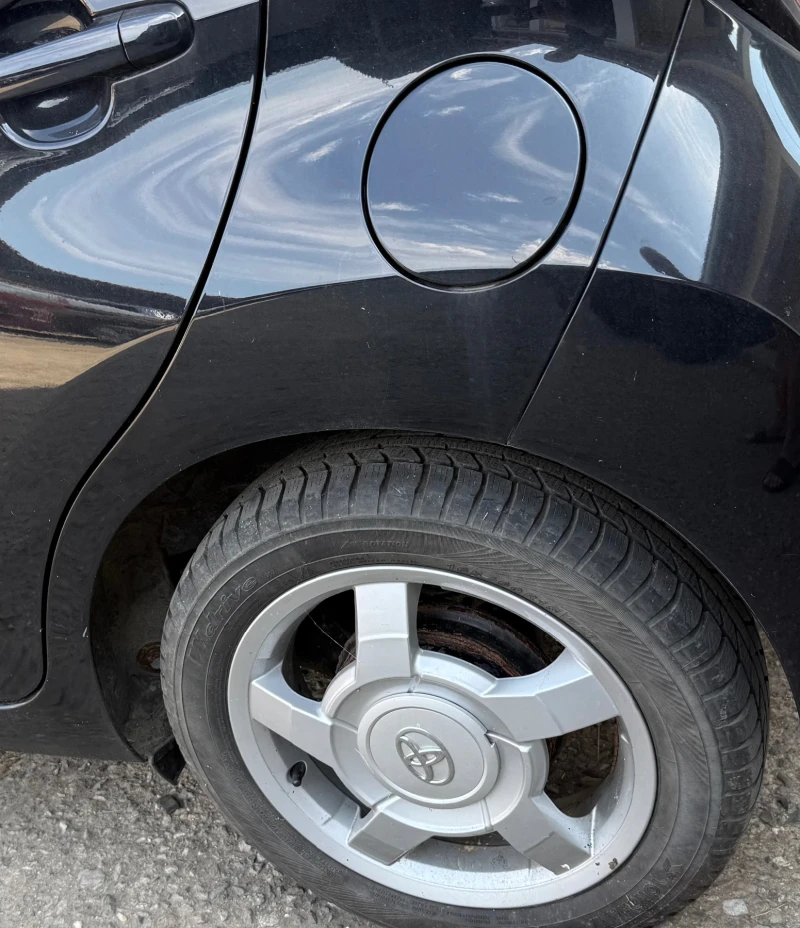 Toyota Aygo 1.0, снимка 3 - Автомобили и джипове - 51381679