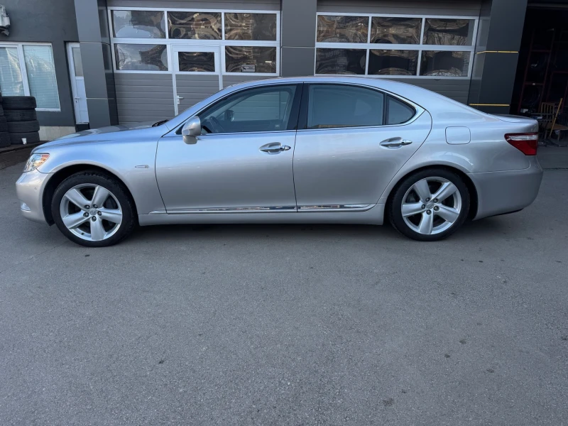 Lexus LS 460, снимка 2 - Автомобили и джипове - 52439251
