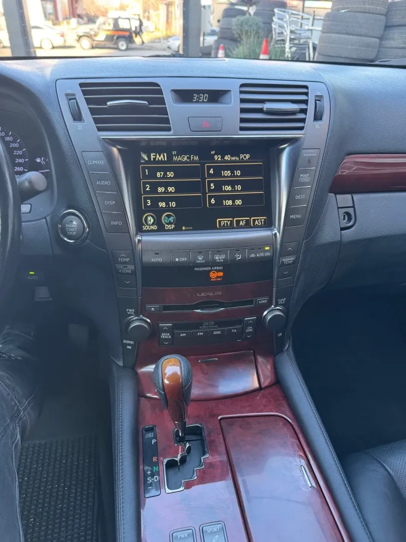 Lexus LS 460, снимка 14 - Автомобили и джипове - 52439251