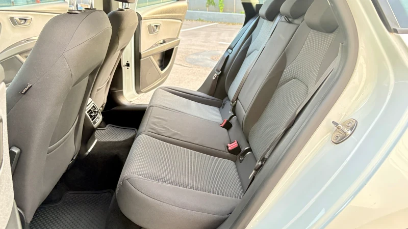 Seat Leon ST 1.6D, снимка 9 - Автомобили и джипове - 52649610